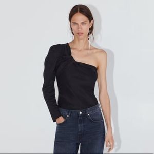 One shoulder asymmetric shirt